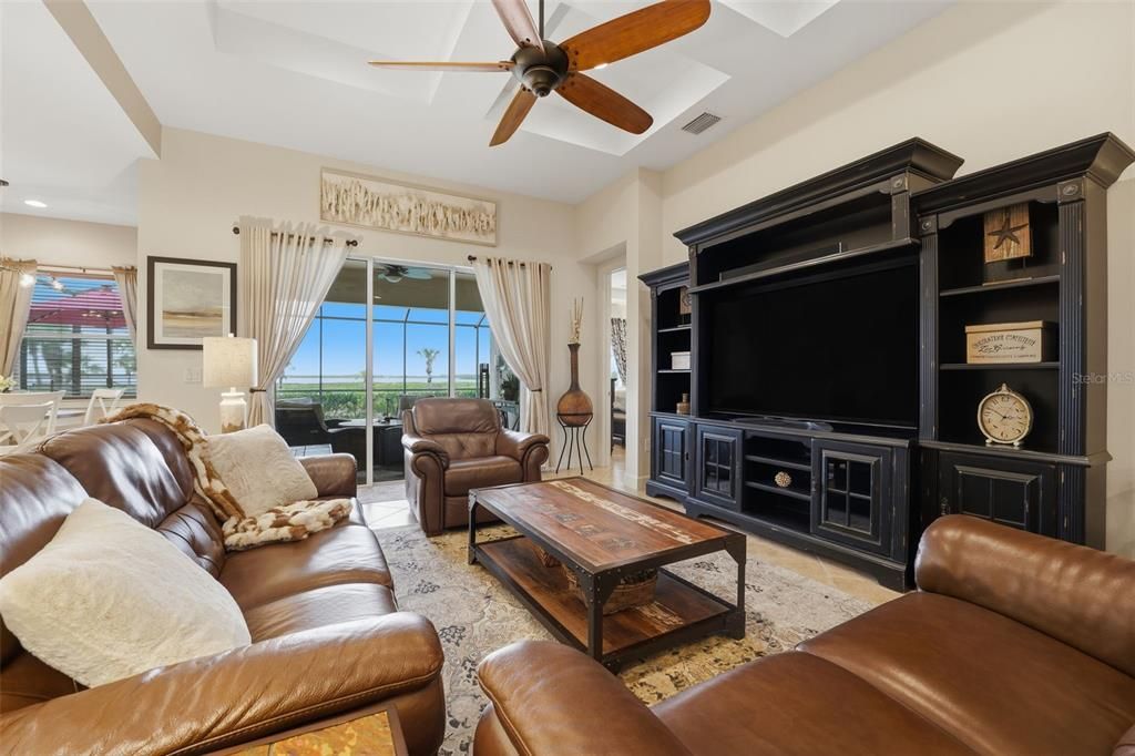 На продажу: $579,500 (3 спален, 2 ванн, 1900 Квадратных фут)