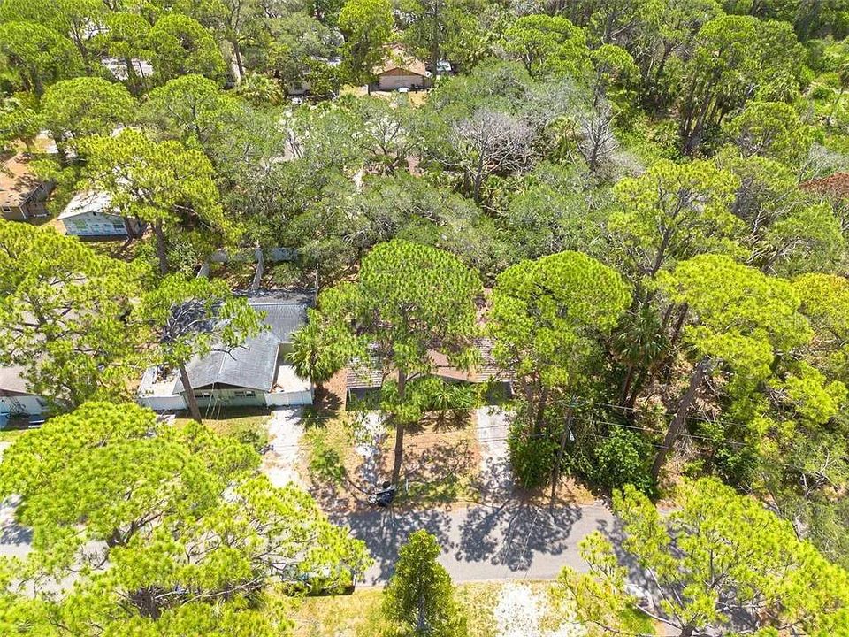 待售: $270,000 (4 贝兹, 0 浴室, 1650 平方英尺)