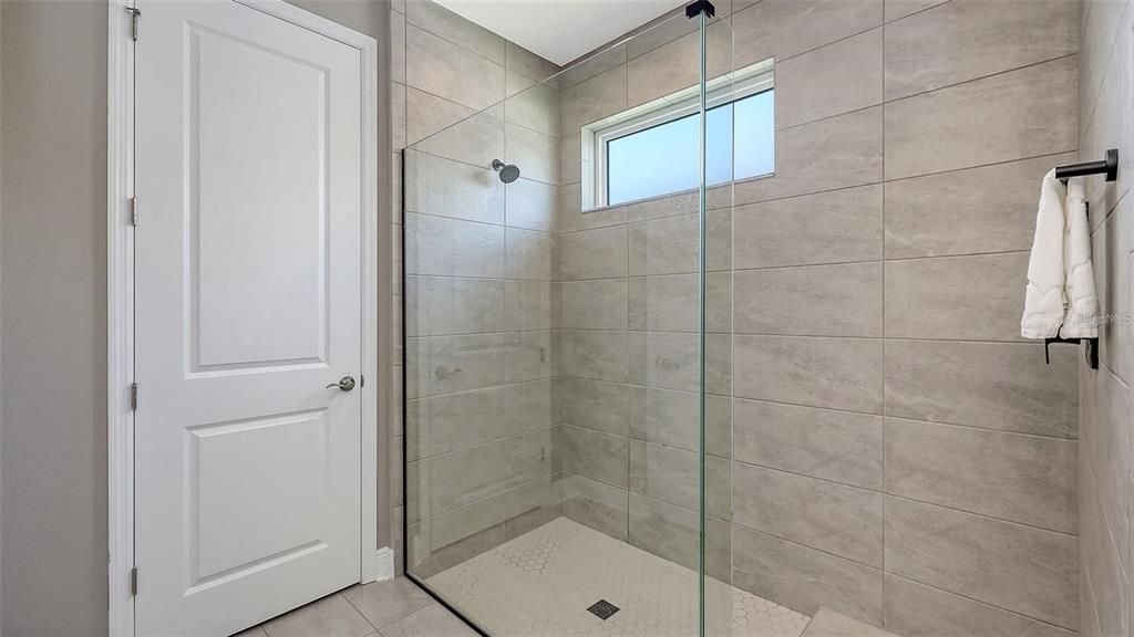 For Rent: $4,750 (3 beds, 2 baths, 1980 Square Feet)