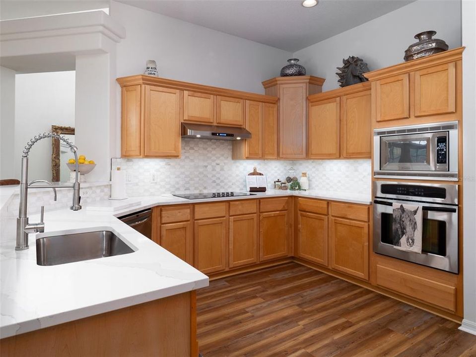 En Venta: $2,159,000 (3 camas, 3 baños, 2758 Pies cuadrados)