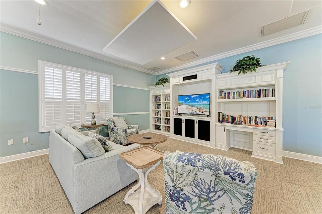 For Sale: $325,000 (3 beds, 2 baths, 1627 Square Feet)