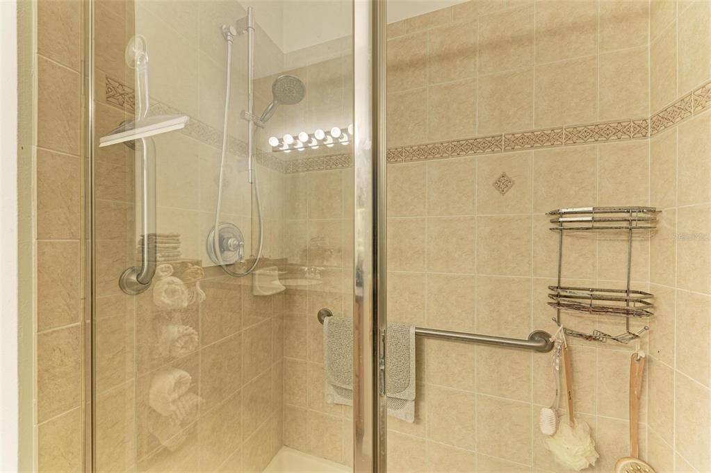 For Sale: $325,000 (3 beds, 2 baths, 1627 Square Feet)