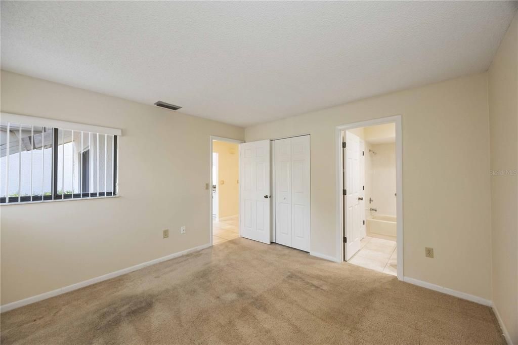 待售: $259,900 (2 贝兹, 2 浴室, 1080 平方英尺)