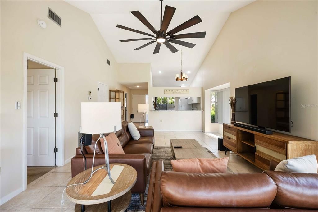 待售: $259,900 (2 贝兹, 2 浴室, 1080 平方英尺)