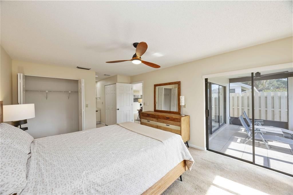 待售: $259,900 (2 贝兹, 2 浴室, 1080 平方英尺)