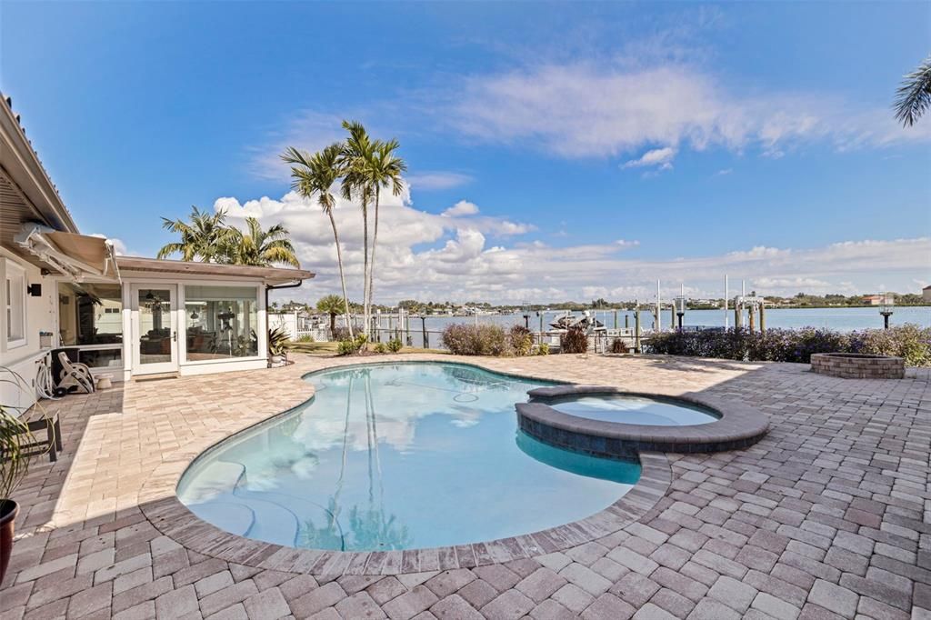 En Venta: $1,890,000 (3 camas, 2 baños, 2554 Pies cuadrados)