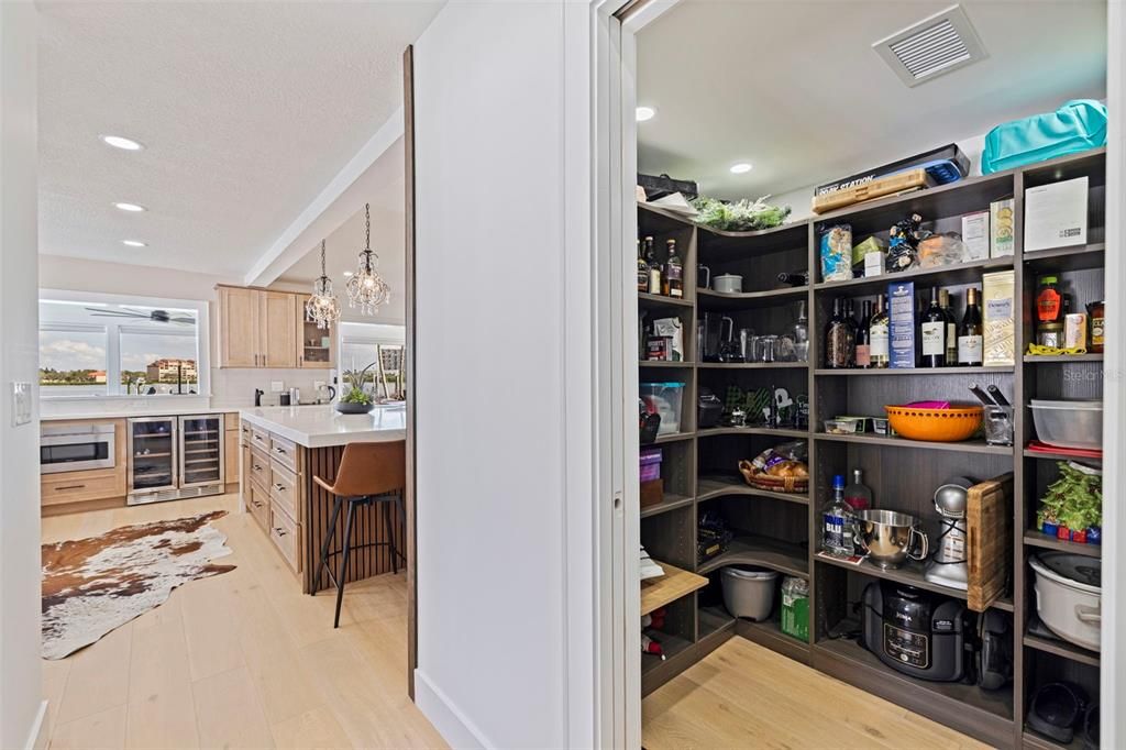 En Venta: $1,890,000 (3 camas, 2 baños, 2554 Pies cuadrados)