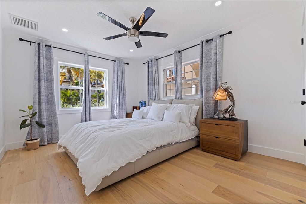 En Venta: $1,890,000 (3 camas, 2 baños, 2554 Pies cuadrados)