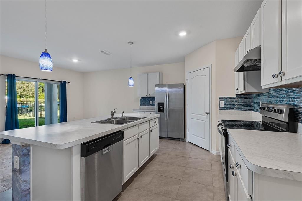 For Sale: $330,000 (4 beds, 2 baths, 1846 Square Feet)