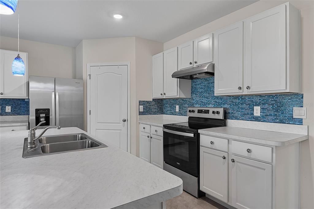 For Sale: $330,000 (4 beds, 2 baths, 1846 Square Feet)