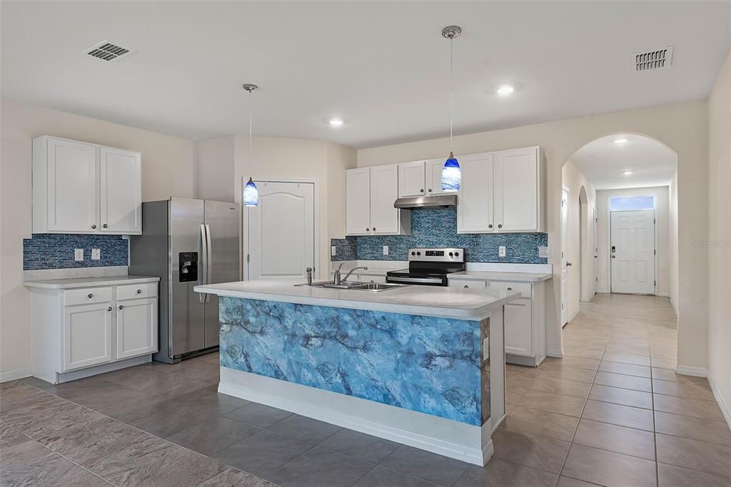 For Sale: $330,000 (4 beds, 2 baths, 1846 Square Feet)