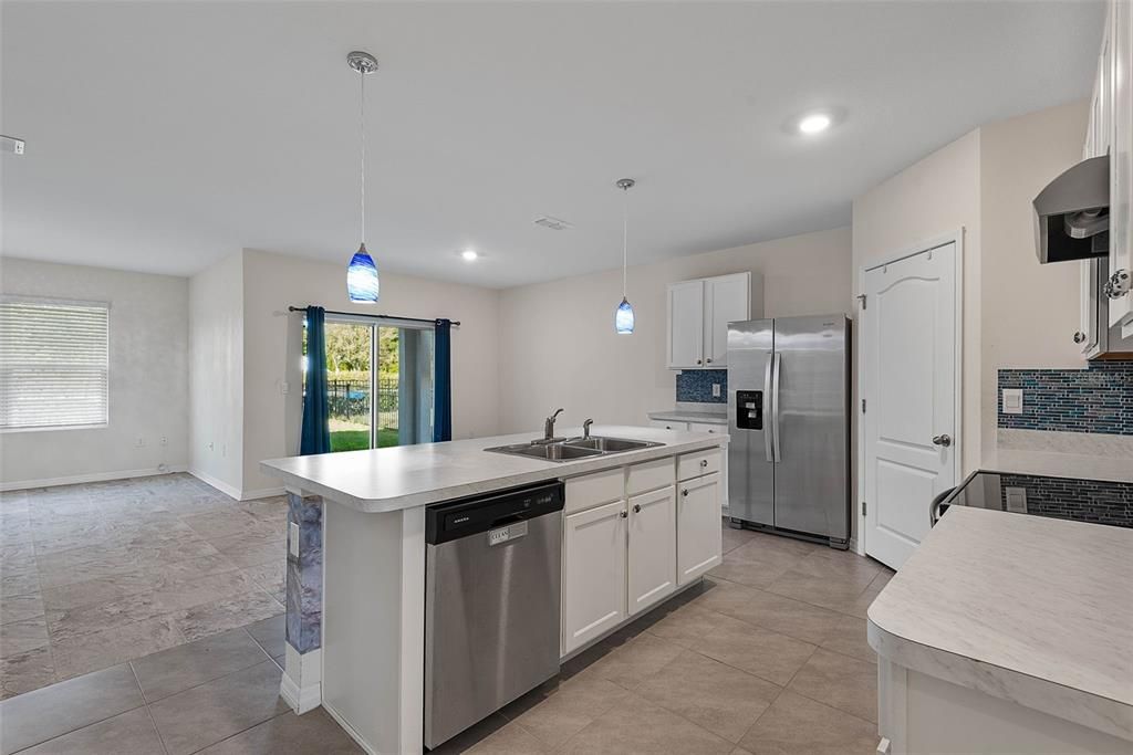 For Sale: $330,000 (4 beds, 2 baths, 1846 Square Feet)