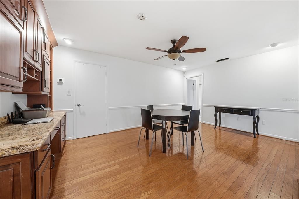 For Sale: $800,000 (4 beds, 3 baths, 2658 Square Feet)