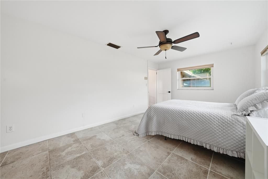 For Sale: $800,000 (4 beds, 3 baths, 2658 Square Feet)