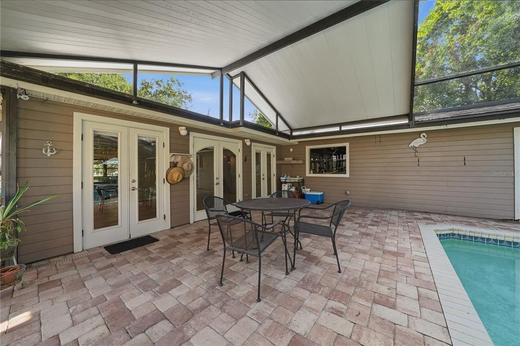 For Sale: $800,000 (4 beds, 3 baths, 2658 Square Feet)