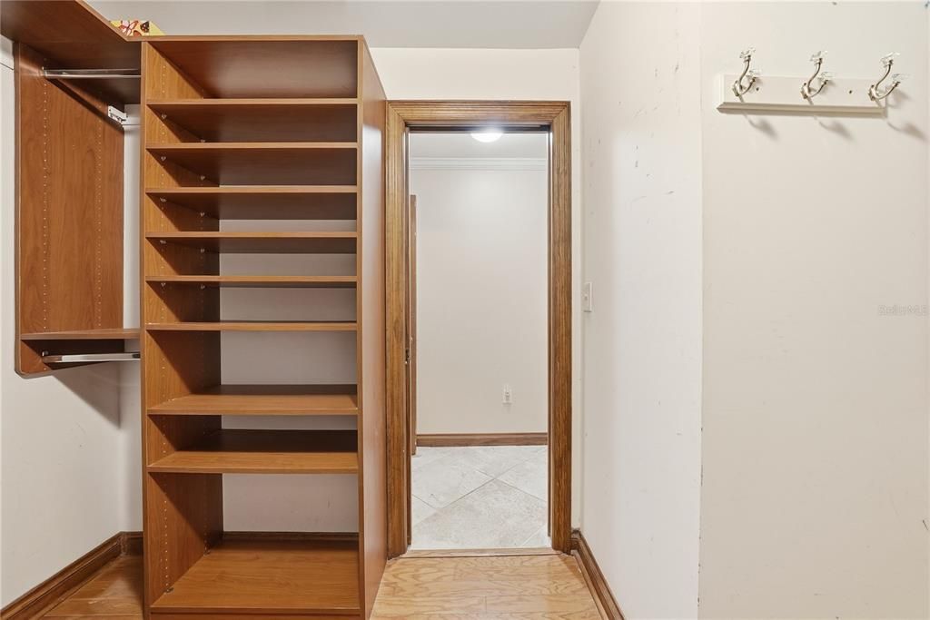 For Sale: $800,000 (4 beds, 3 baths, 2658 Square Feet)