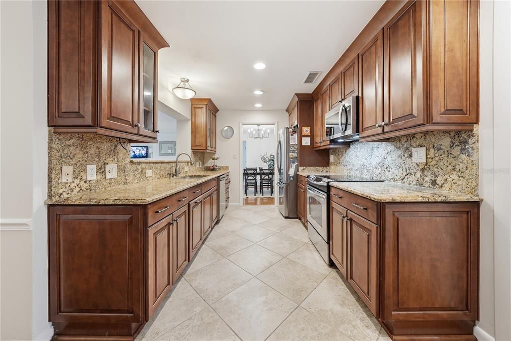 For Sale: $800,000 (4 beds, 3 baths, 2658 Square Feet)