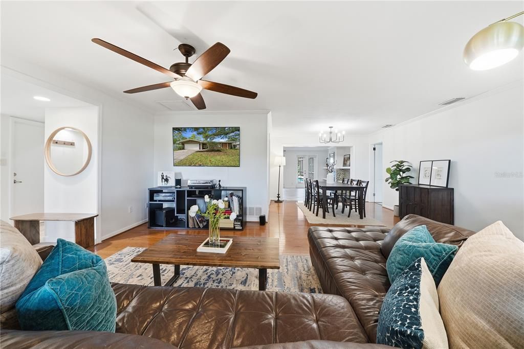 For Sale: $800,000 (4 beds, 3 baths, 2658 Square Feet)