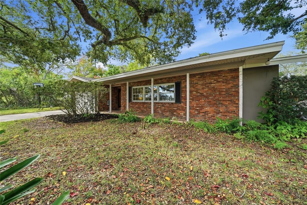 For Sale: $800,000 (4 beds, 3 baths, 2658 Square Feet)