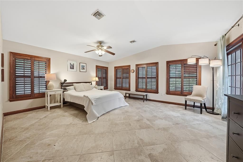 For Sale: $800,000 (4 beds, 3 baths, 2658 Square Feet)