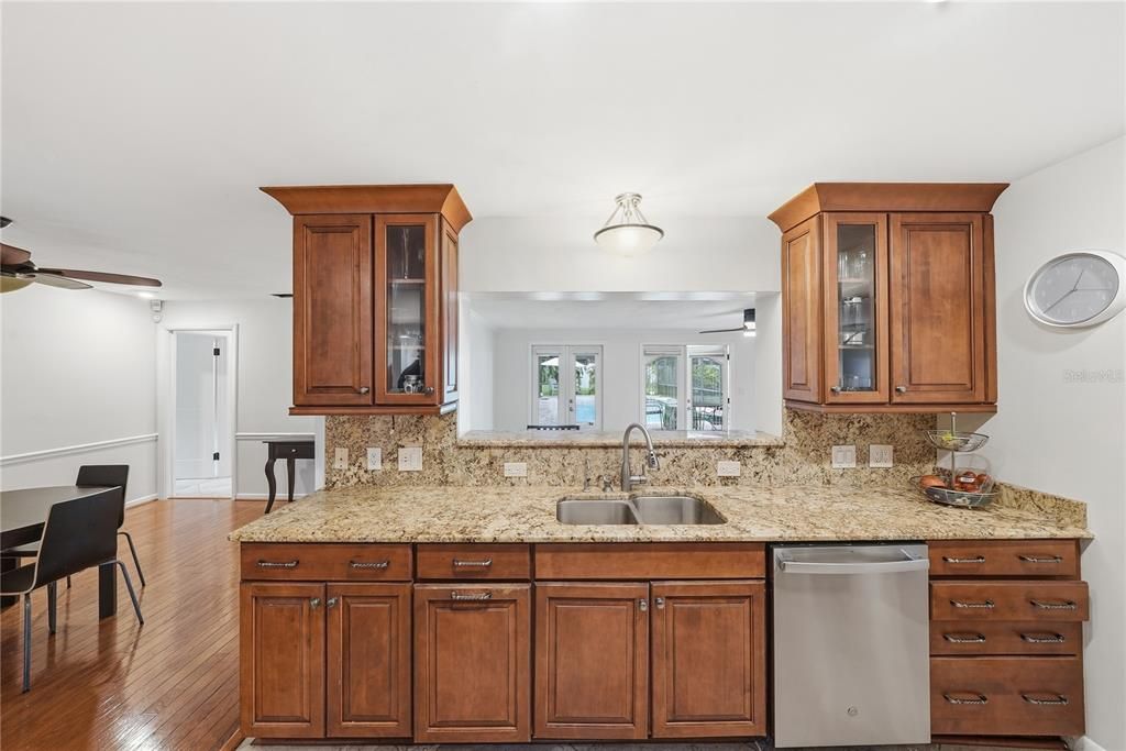 For Sale: $800,000 (4 beds, 3 baths, 2658 Square Feet)