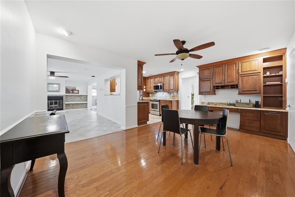 For Sale: $800,000 (4 beds, 3 baths, 2658 Square Feet)