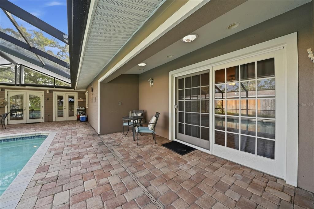 For Sale: $800,000 (4 beds, 3 baths, 2658 Square Feet)