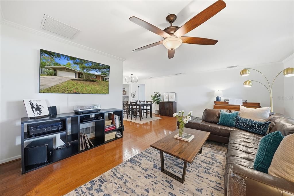 For Sale: $800,000 (4 beds, 3 baths, 2658 Square Feet)