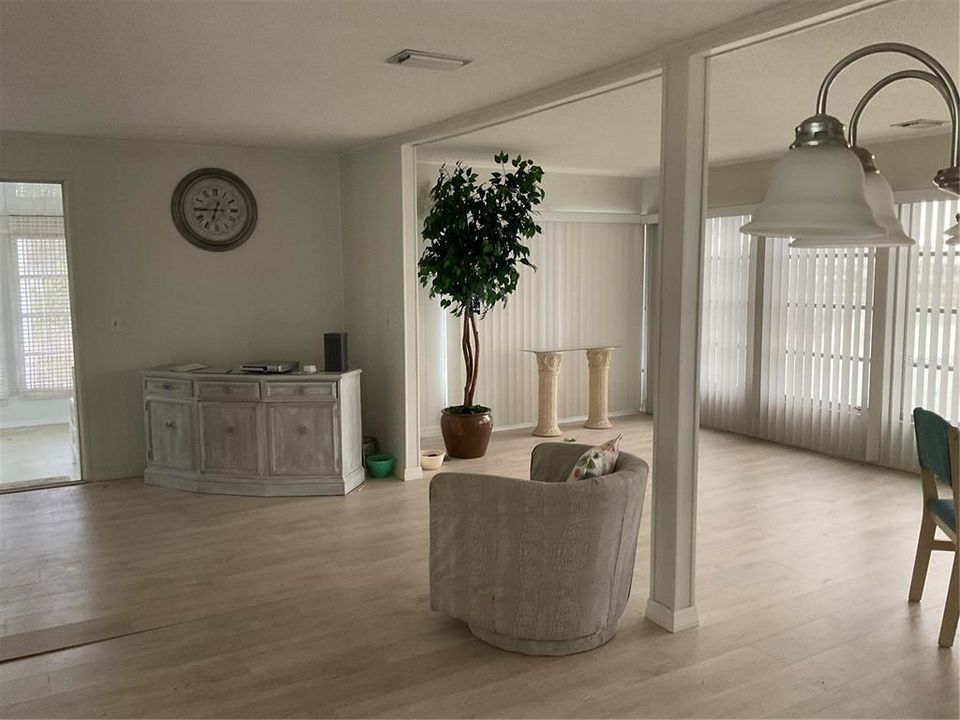 На продажу: $99,500 (2 спален, 2 ванн, 1344 Квадратных фут)