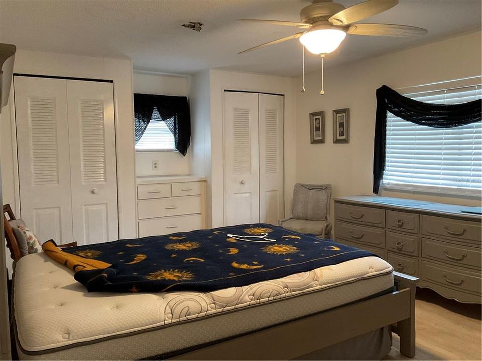 На продажу: $99,500 (2 спален, 2 ванн, 1344 Квадратных фут)