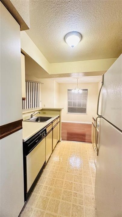 For Rent: $1,200 (1 beds, 1 baths, 742 Square Feet)