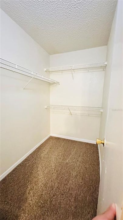 For Rent: $1,200 (1 beds, 1 baths, 742 Square Feet)