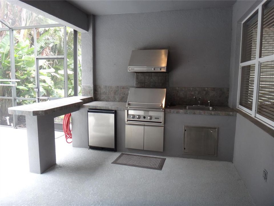 For Rent: $3,750 (2 beds, 2 baths, 2004 Square Feet)