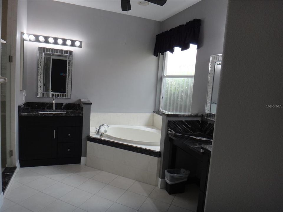 For Rent: $3,750 (2 beds, 2 baths, 2004 Square Feet)