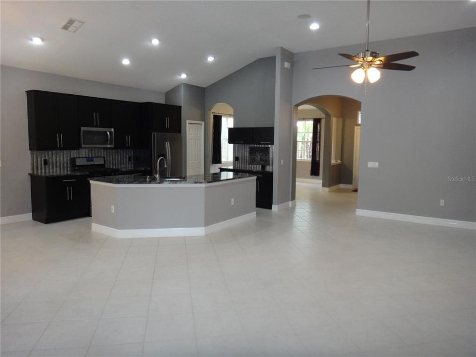 For Rent: $3,750 (2 beds, 2 baths, 2004 Square Feet)