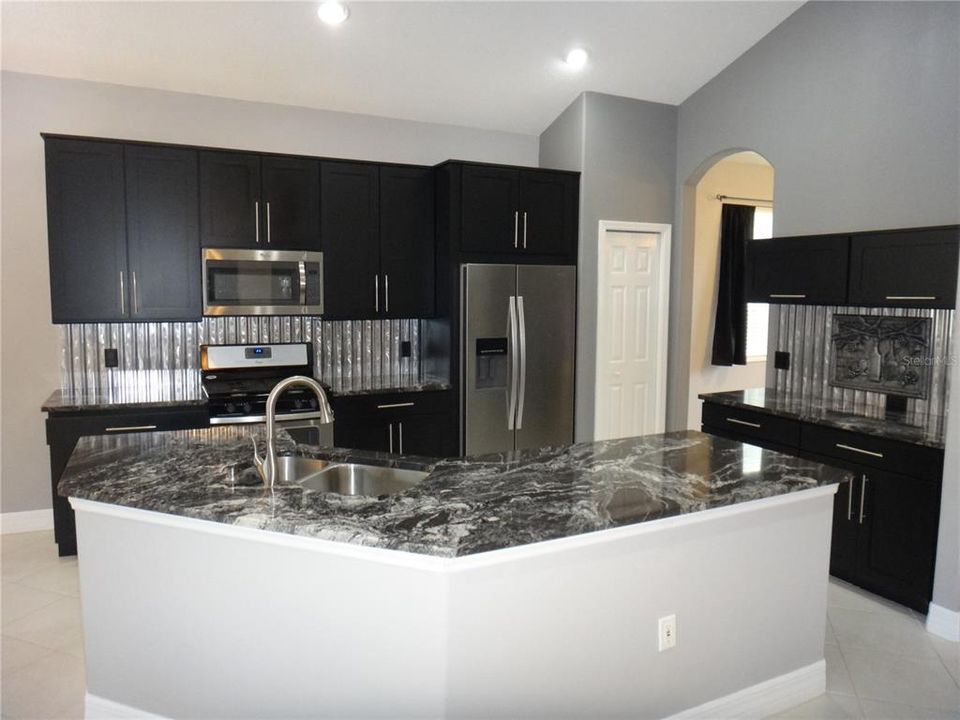 For Rent: $3,750 (2 beds, 2 baths, 2004 Square Feet)