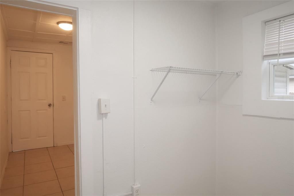 出租: $1,095 (1 贝兹, 1 浴室, 608 平方英尺)