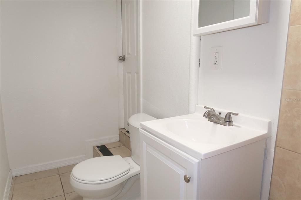 出租: $1,095 (1 贝兹, 1 浴室, 608 平方英尺)