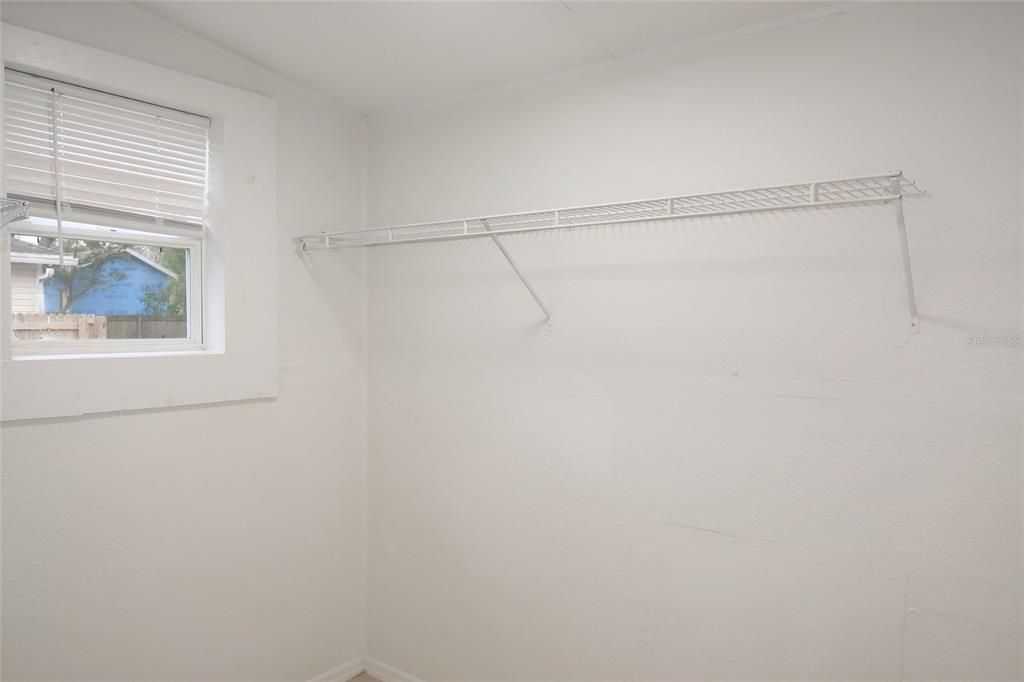 出租: $1,095 (1 贝兹, 1 浴室, 608 平方英尺)