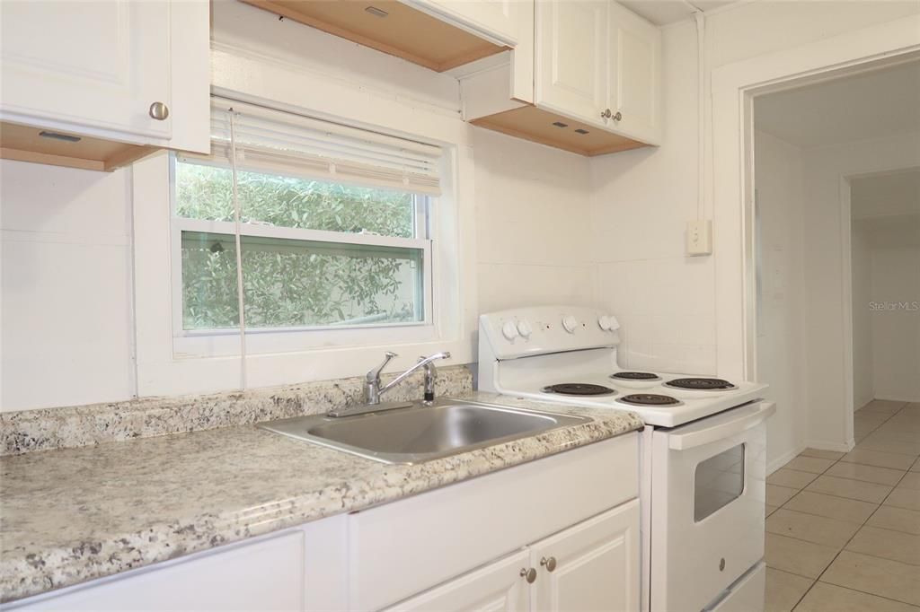 出租: $1,095 (1 贝兹, 1 浴室, 608 平方英尺)