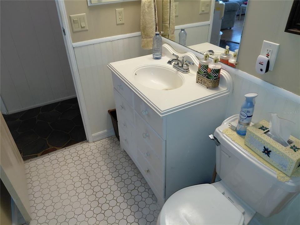 En Venta: $160,000 (2 camas, 2 baños, 984 Pies cuadrados)