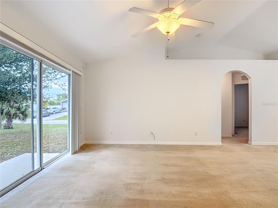 For Sale: $274,999 (3 beds, 2 baths, 1408 Square Feet)