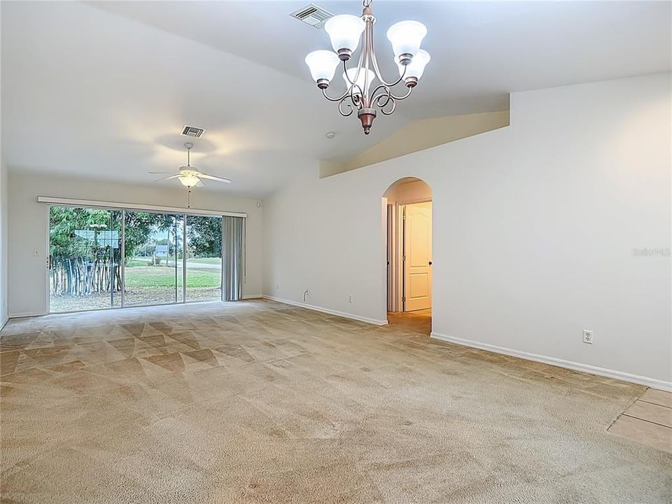 For Sale: $274,999 (3 beds, 2 baths, 1408 Square Feet)