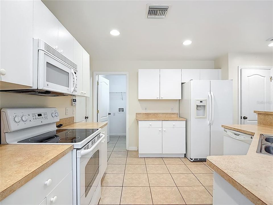 For Sale: $274,999 (3 beds, 2 baths, 1408 Square Feet)