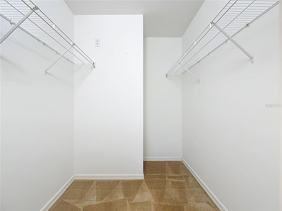 For Sale: $274,999 (3 beds, 2 baths, 1408 Square Feet)