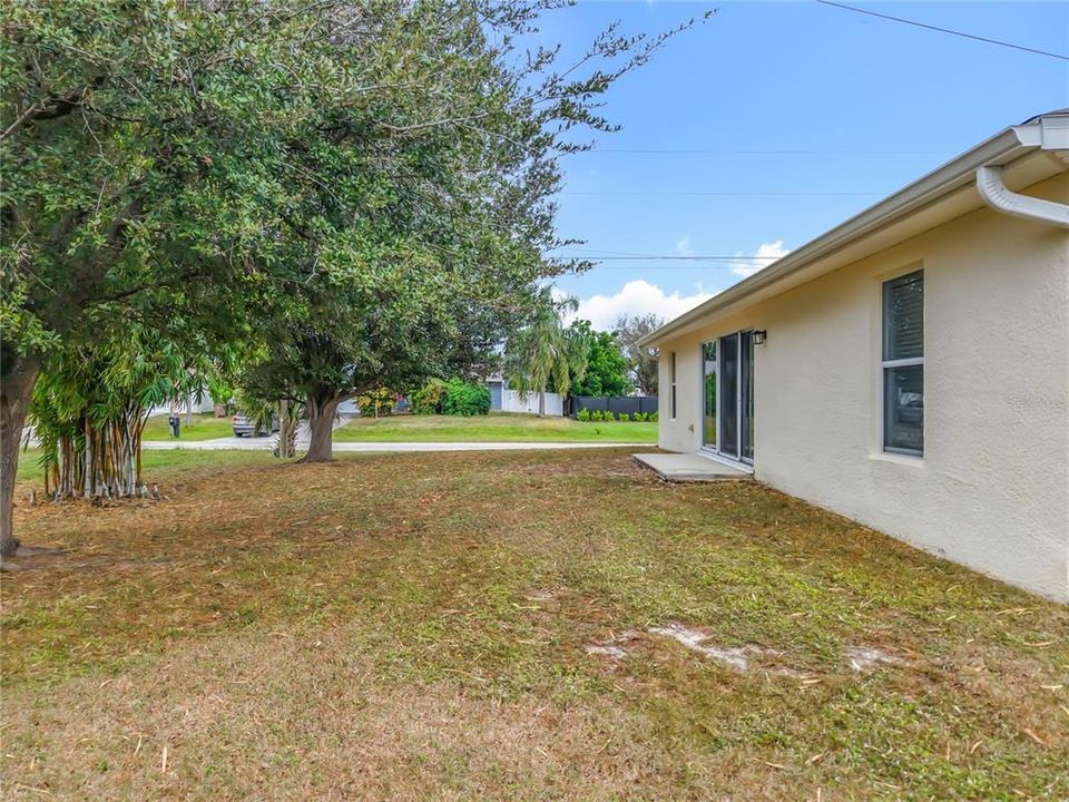 For Sale: $274,999 (3 beds, 2 baths, 1408 Square Feet)