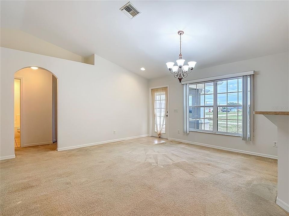 For Sale: $274,999 (3 beds, 2 baths, 1408 Square Feet)