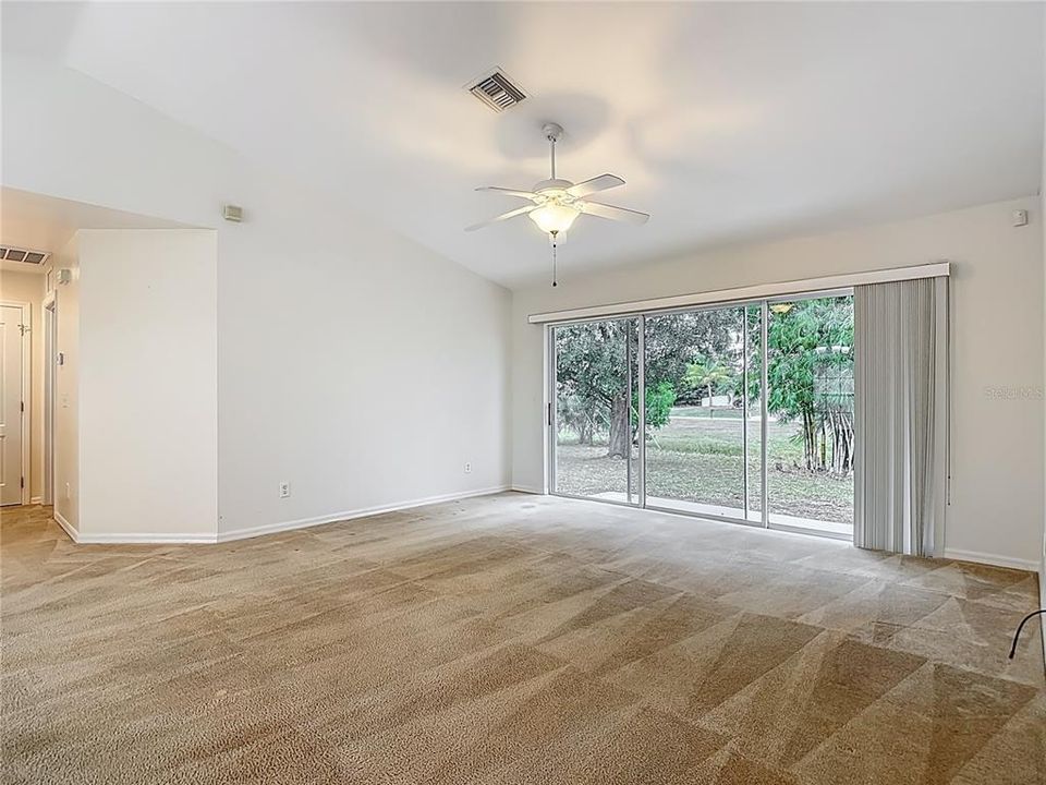 For Sale: $274,999 (3 beds, 2 baths, 1408 Square Feet)