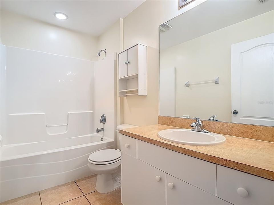 For Sale: $274,999 (3 beds, 2 baths, 1408 Square Feet)