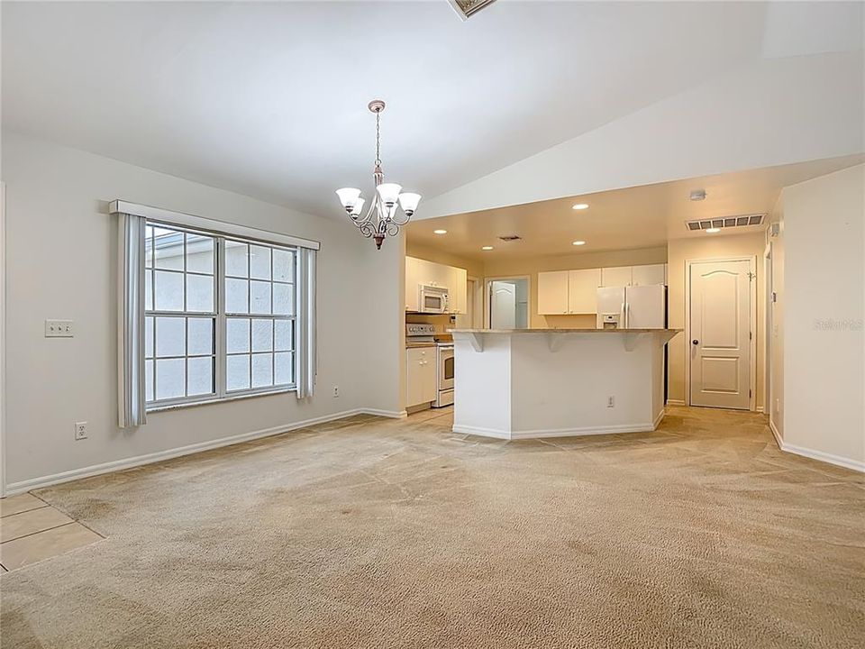 For Sale: $274,999 (3 beds, 2 baths, 1408 Square Feet)